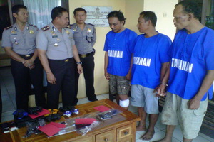 Dalangi pemerasan, Caleg...
