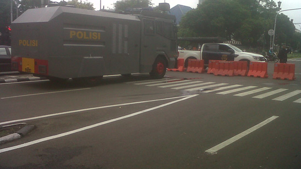 Masih sore, akses ke...