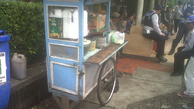 PKL sudah tongkrongi...