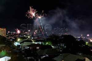 Pesta kembang api, 2...