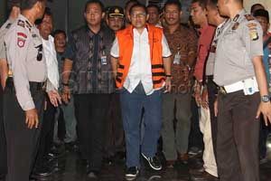 Pengamat: Ada kesan...