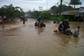 Banjir 1,5 meter, warga...