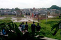 Tanggul jebol, 3 RW...