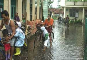 Banjir rendam banyak...