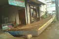 Tergerus banjir, dua...