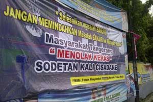Warga Tangerang teriaki...