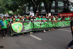 Bonek siap hadapi Ormas...