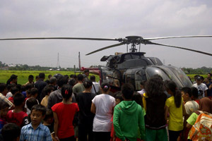Helikopter mendarat...