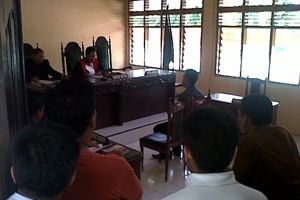Aniaya warga oknum polisi...