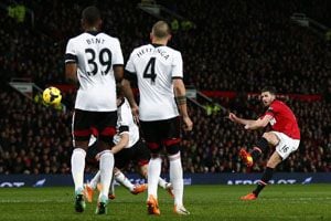 Dramatis, Fulham tahan...