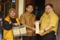 Caleg Hanura bagikan...