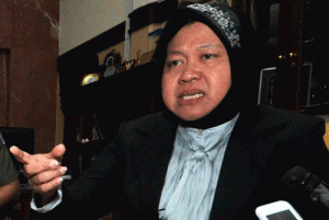 Temui Risma, sejumlah...