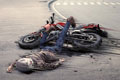 Motor versus truk tanah,...