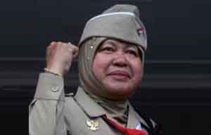 Mundur, Risma sama halnya...