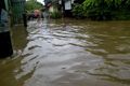 Diguyur hujan sejam,...