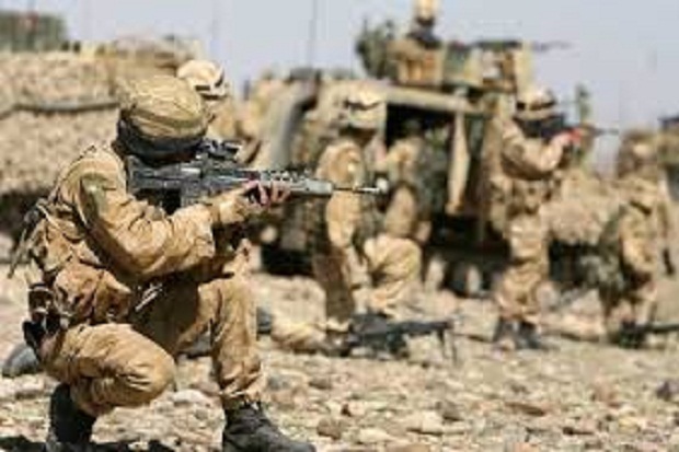 Taliban serang pos militer,...