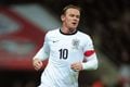Rooney ditantang lampaui...