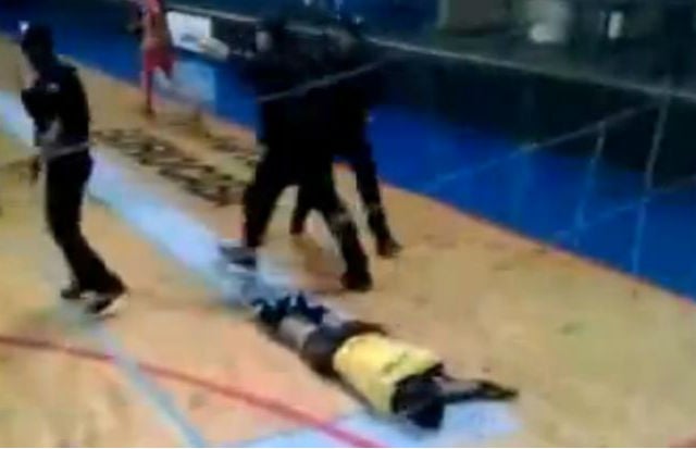 Sadis, wasit futsal...