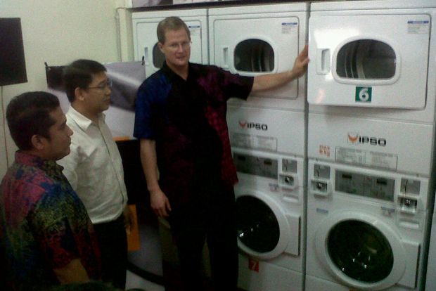 Bisnis laundry koin...