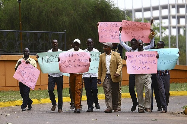 Uganda hukum berat kaum...