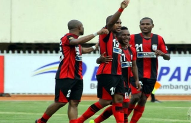 Babak 1, Persipura v...