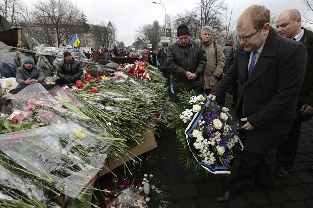 Yanukovych digulingkan,...