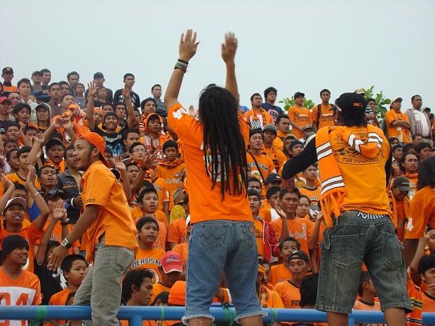 Pusamania berencana...