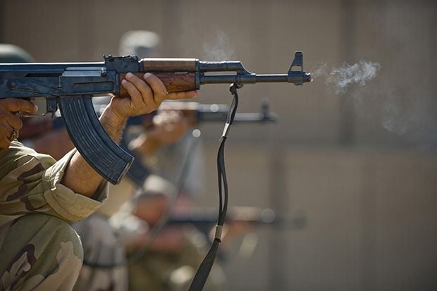 Tentara Yaman bentrok...
