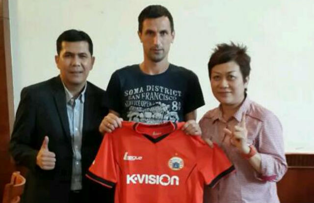 Persija resmi kontrak...
