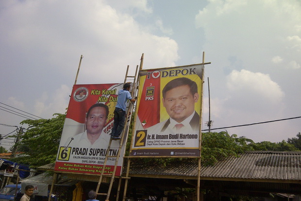 Ribuan alat peraga ditertibkan...