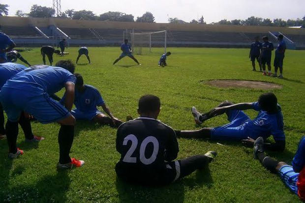 Striker Afrika jajal...