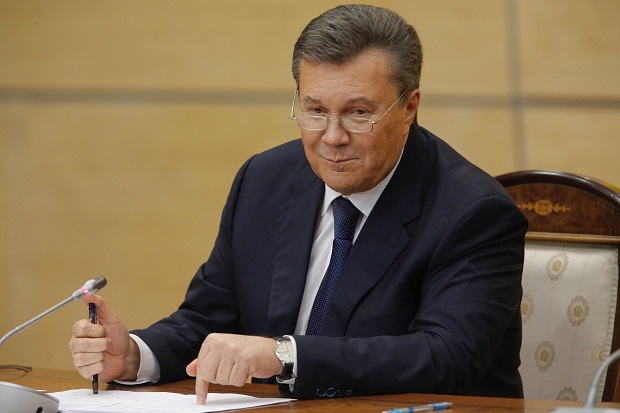 Rusia: Yanukovych tetap...