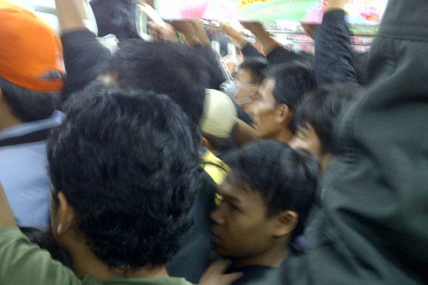 KRL Bogor-Jakarta 10...