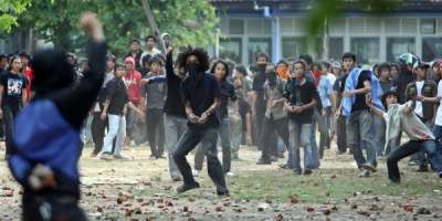 Polisi masih berjaga,...