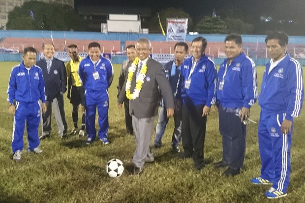 Liga sepak bola perdana...