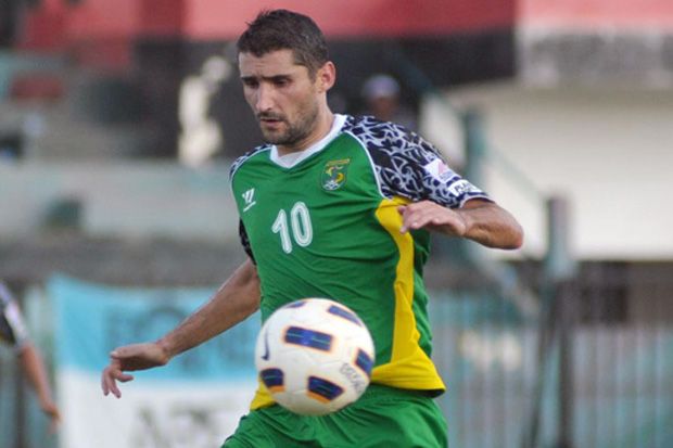 Hattrick Lopicic hancurkan...