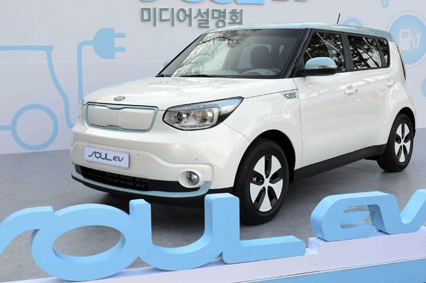 Hyundai Soul EV meluncur...