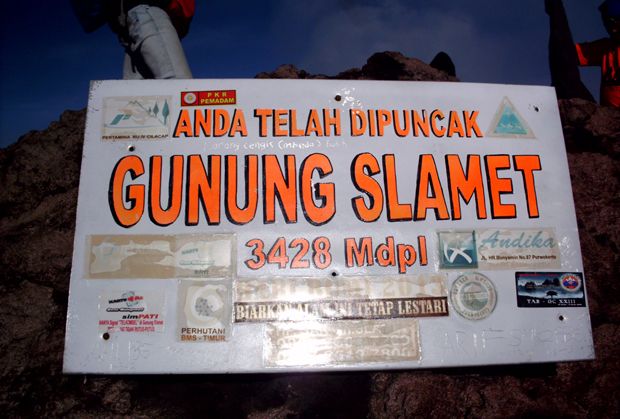 24 pendaki Gunung Slamet...
