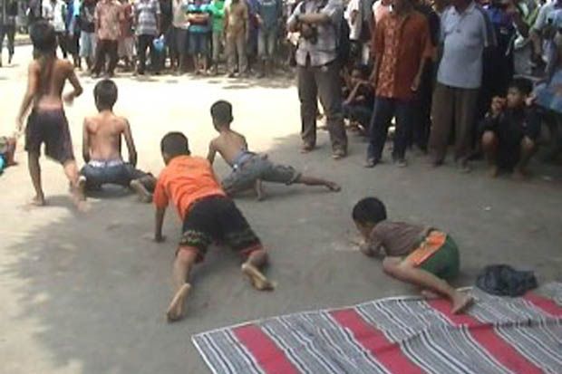 Belasan siswa SD mengalami...
