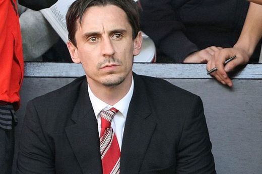 Ozil cedera, Neville...