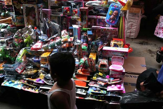 Produk mainan wajib...