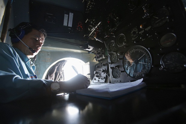 Cari MH370, Vietnam...