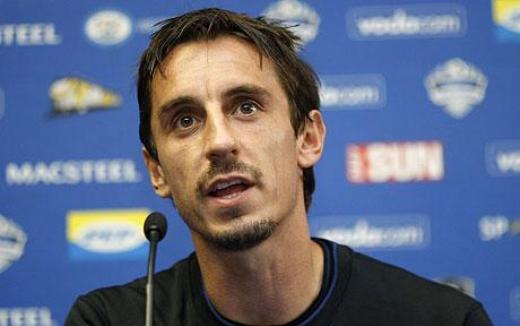 Gary Neville: City lebih...