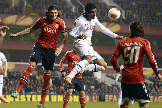 Spurs tertinggal di...