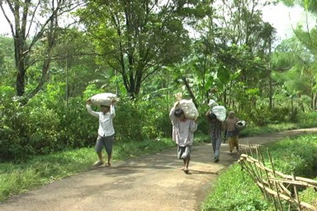 Hujan abu Gunung Slamet...