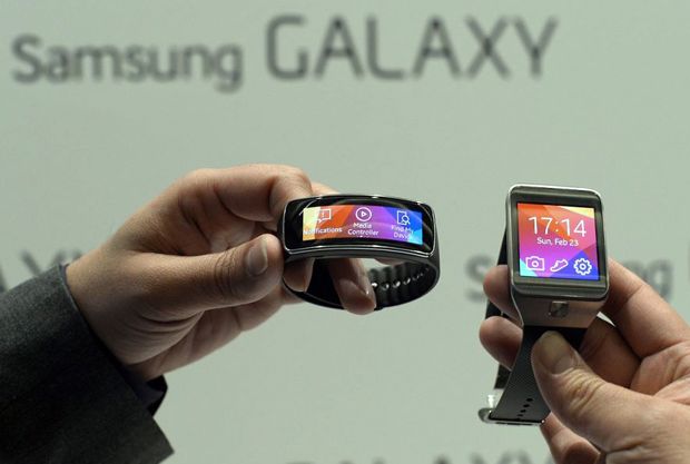 Menjajal Galaxy Gear...