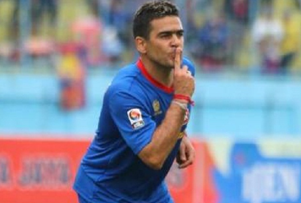 Arema sementara ungguli...