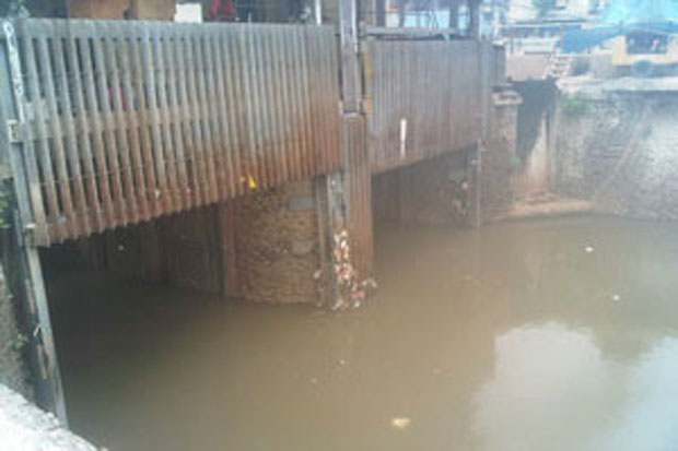 12 pintu air dalam kondisi...