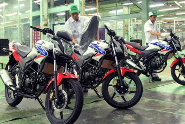 Honda jagokan CB150R...
