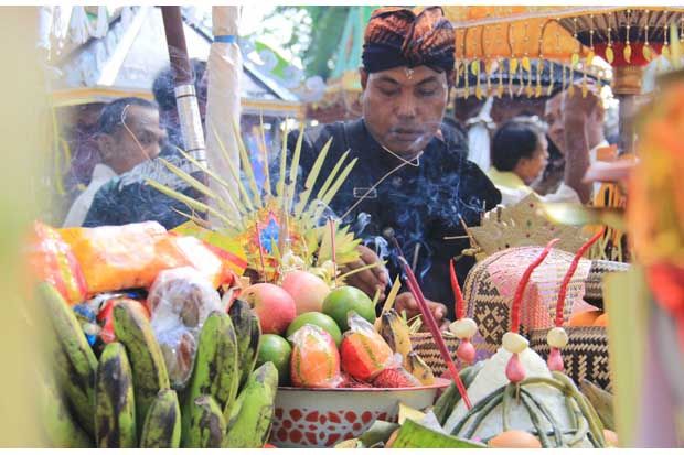 Melasti ajang pembersihan...